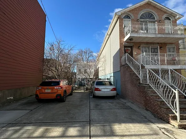 7 Orchard St, Jersey City, NJ 07306