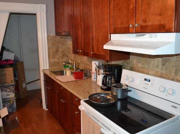 34 Chestnut St APT 2