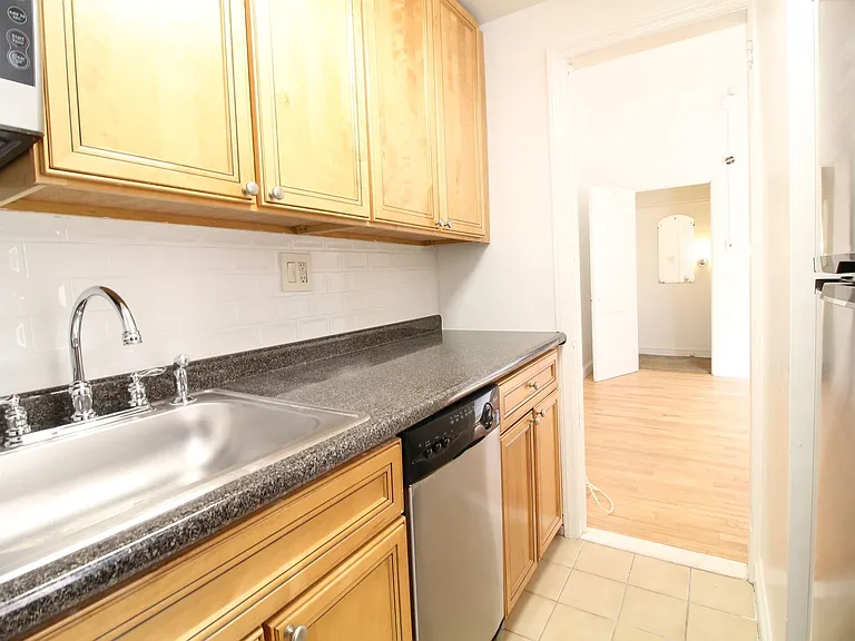 1616 Pine St — Photo 21