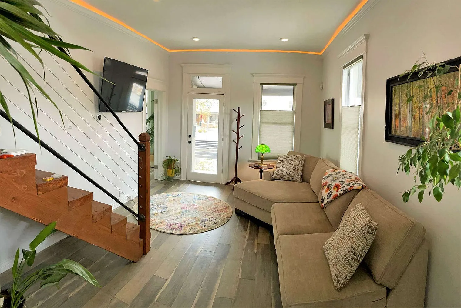 3 bed, 2.0 bath, 1689 sqft, $6,708 — Photo 1