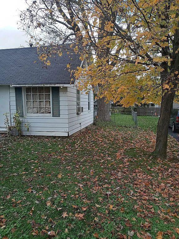1434 Lynn St photo 1