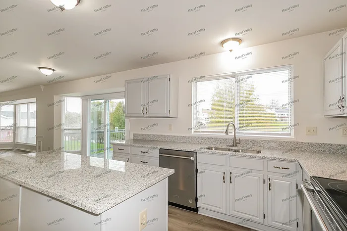 16920 Hickory Forest Ln — Photo 8