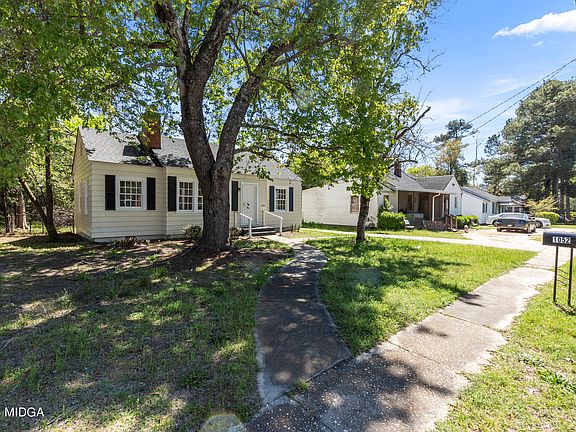 5th image of 1052 Mimosa Dr