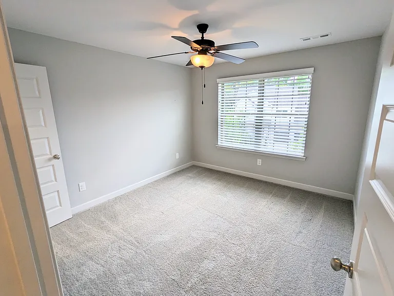 2748 Cloister Ln — Photo 26