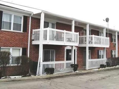 565 Maple Ave APT 2, Lisle, IL, 60532