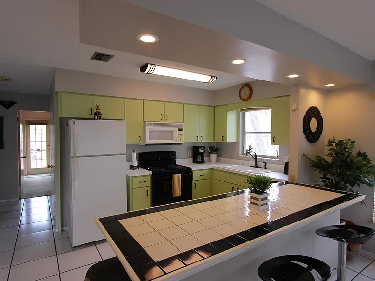 1104 S Moonmist Ct — Photo 1