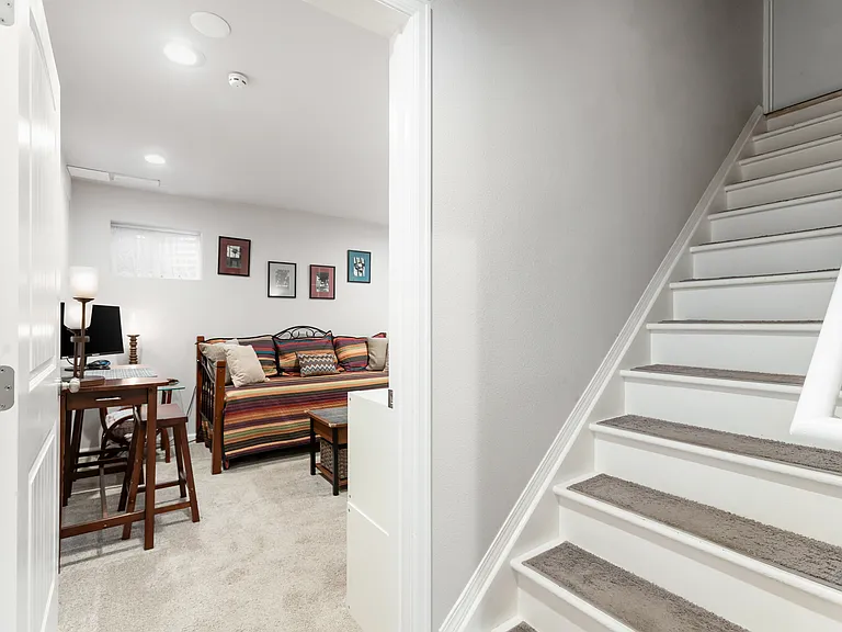 568 Longfellow Ln #FURNISHED — Photo 29