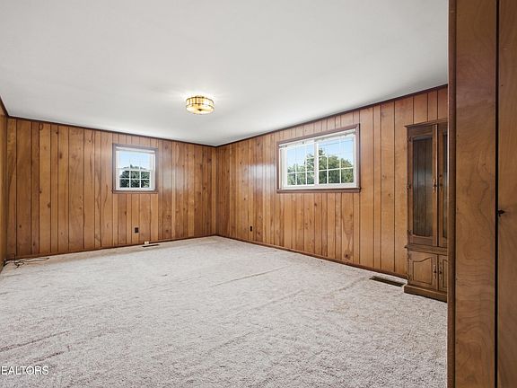 4th image of 905 Cumberland St