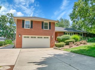 443 S Lombard Rd, Itasca, IL 60143