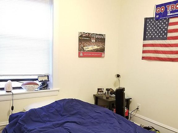 4th image of 1453 W Cornelia Ave #3