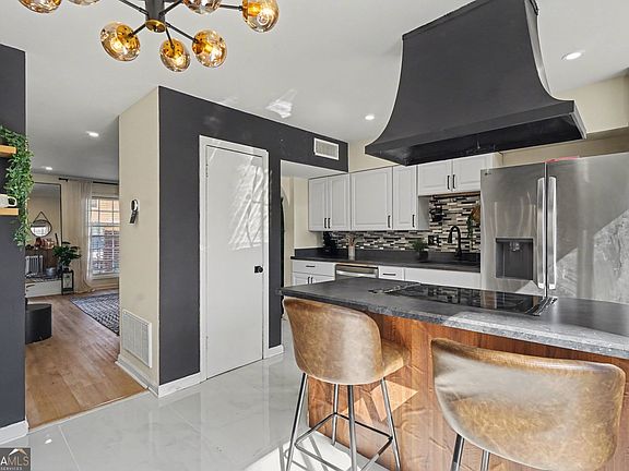 5th image of 3083 Colonial Way APT E