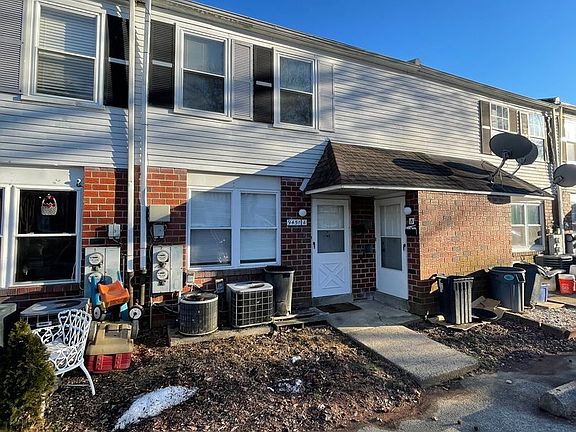 2nd image of 9451 Fairgreen Ln #B