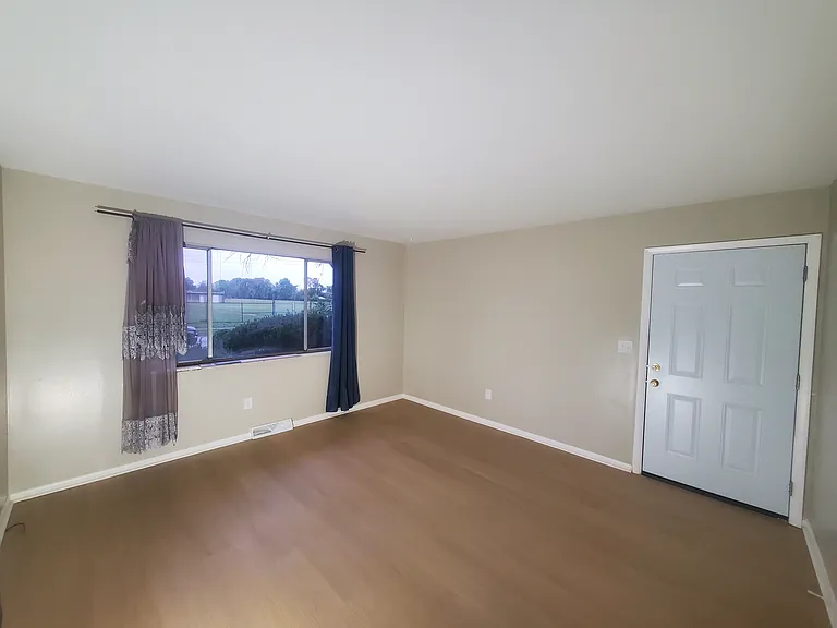 961 S Waverly St #961 — Photo 5