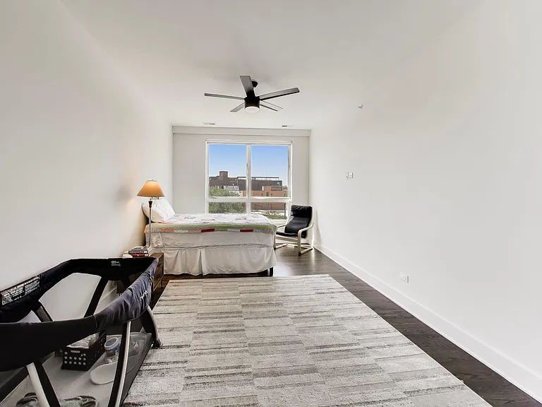 3001 N Southport Ave #403 — Photo 7