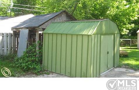 SHED.JPG