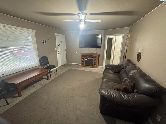 3rd image of 4007 2nd St