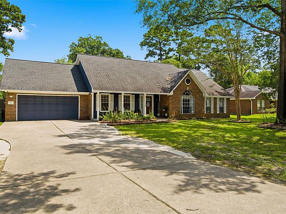 2nd image of 423 E Oak Hill Dr