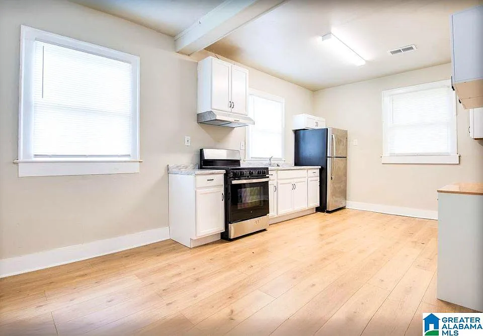 3 bed, 1.0 bath, $1,100 — Photo 4