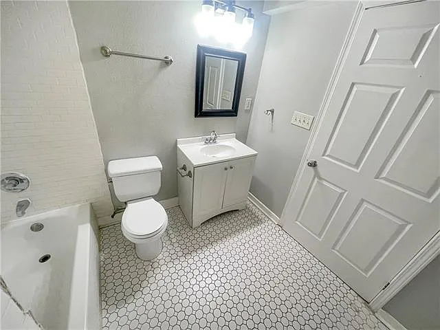 1803 S Rendon St — Photo 9