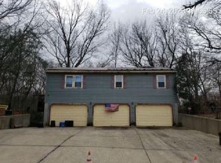 76 Victoria St, Johnston, RI 02919