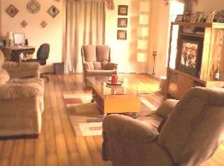 855D Village Quarter Rd APT 12, West Dundee, IL 60118