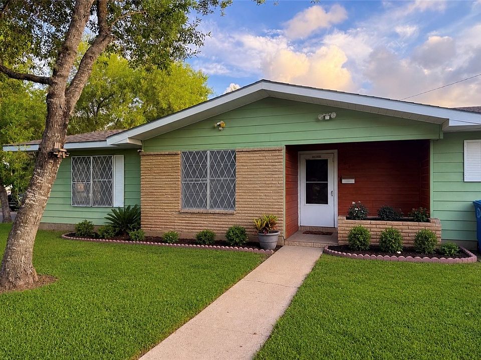 1st image of 806 Leland Cir