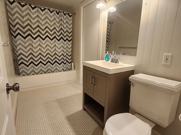 2nd image of 20651 NE 79th St #B