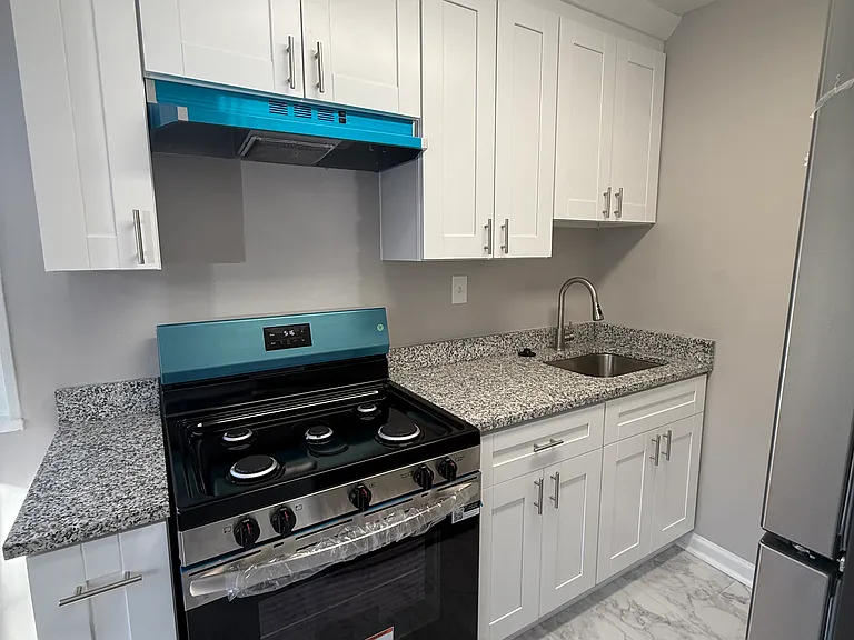 142 Joliet St SW #A — Photo 8