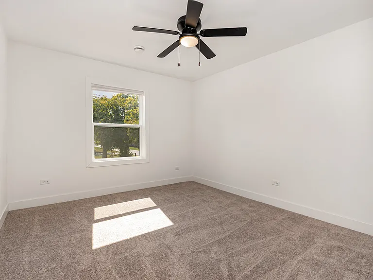 S Fryer St — Photo 10