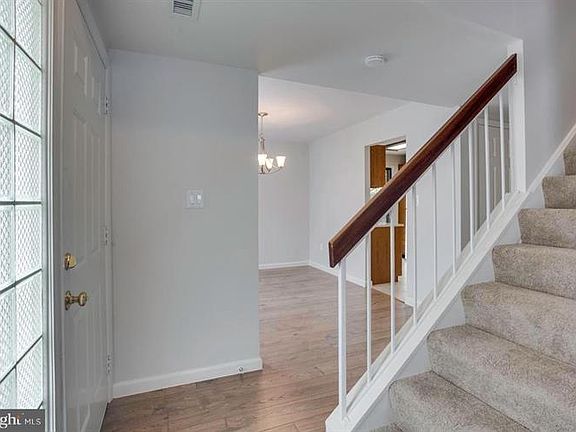 5th image of 1015 Knight Ln