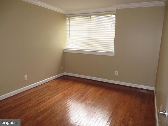 5th image of 142 Birch St APT A6