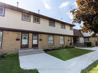 210 Glamis Rd #43, Cambridge, ON N1R 6L3