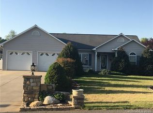 4032 Meadow Cir, Lenoir, NC 28645