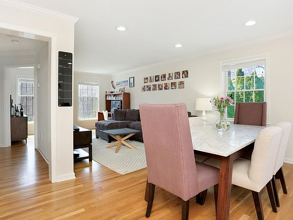 5th image of 55 Waterford Ln #1