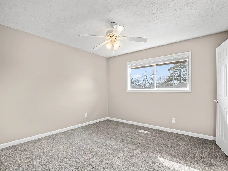Amora East Townhomes — Photo 19