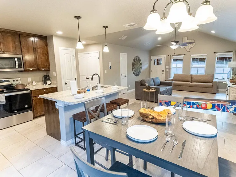 Eastview Dr — Photo 11