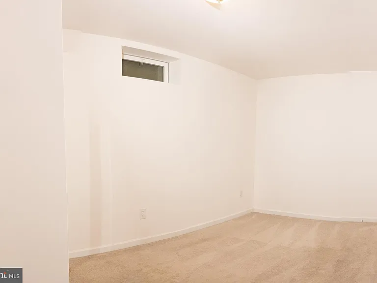 18136 Prestwick Ter — Photo 10