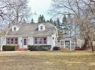 7252 N Seneca Ave, Glendale, WI 53217