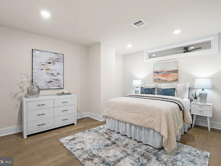 30 W Broad St #6 — Photo 16