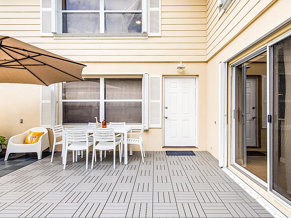 Home For Sale In Wellesley at Lake Clarke Shores