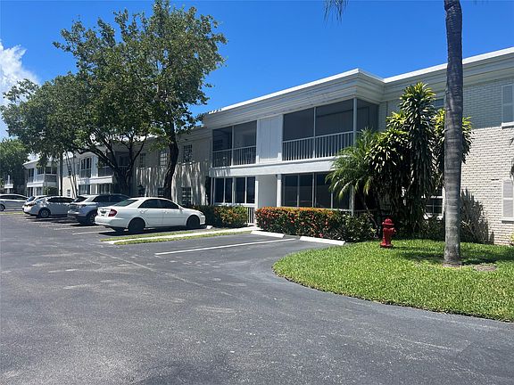 4th image of 6217 Bay Club Drive #1