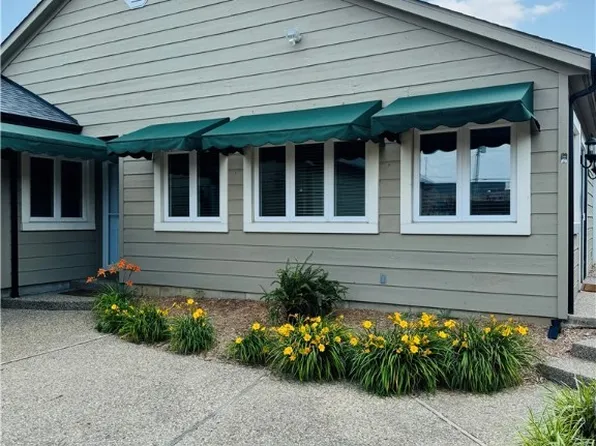 4 Charlestown Court, Jeffersonville, IN 47130
