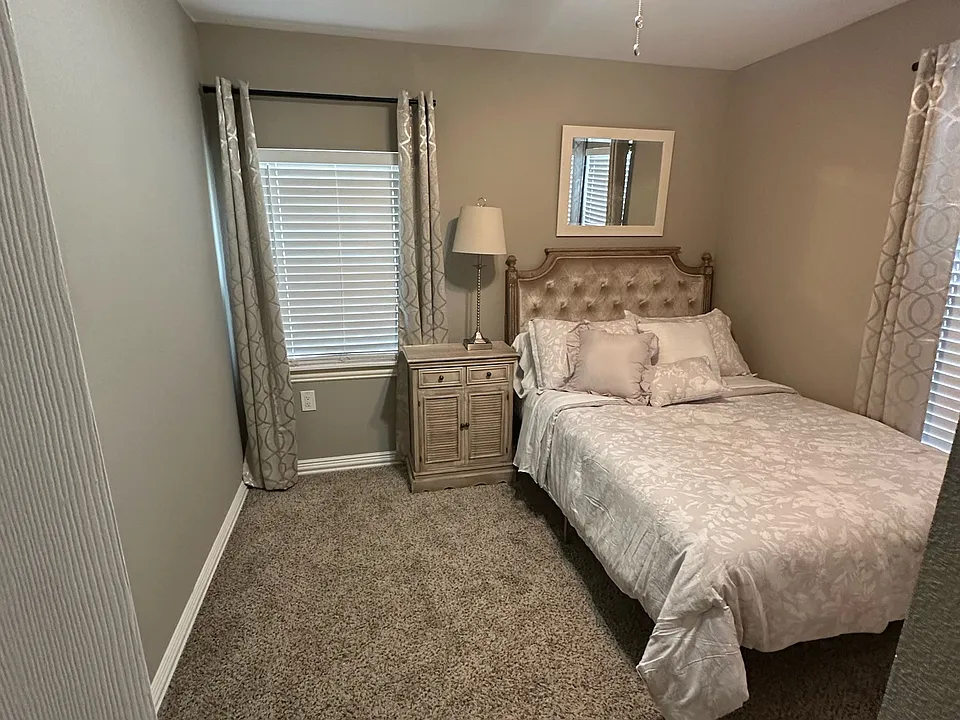 406 W Daugherty Dr #1