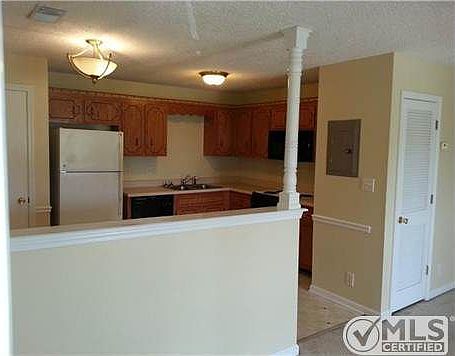 3rd image of 402 Jack Miller Blvd