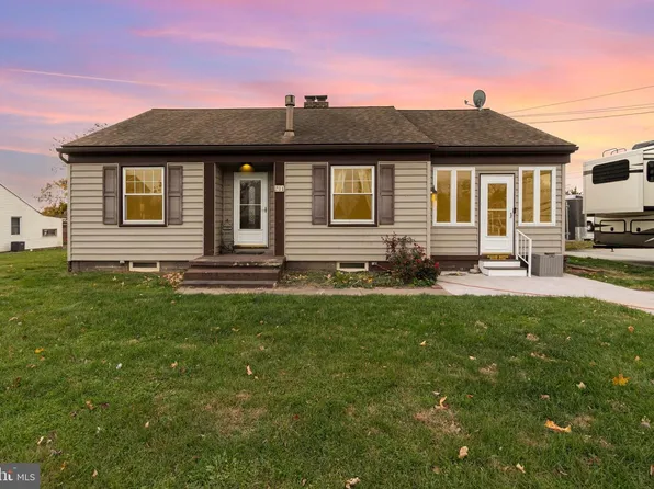 201 S Water St, New Oxford, PA 17350