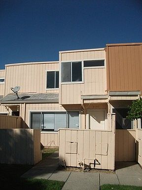 2nd image of 2197 Luz Ave