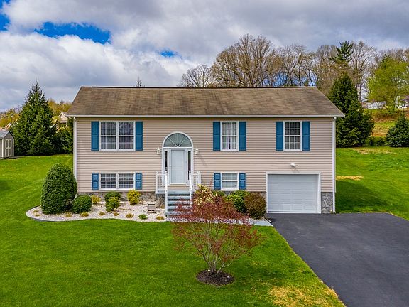 3rd image of 395 Pleasant View Dr