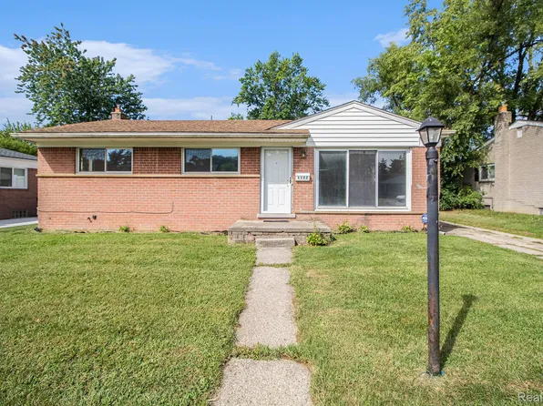 1122 Lori St, Ypsilanti, MI 48198