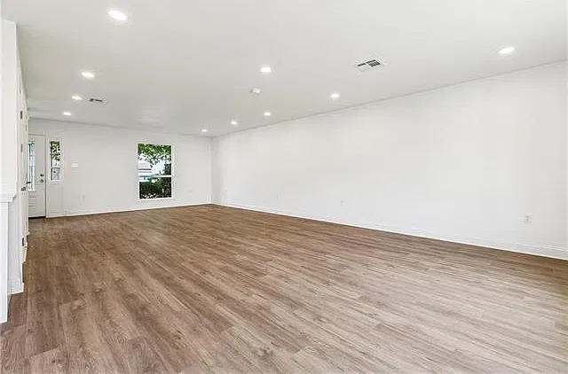 4 bed, 2.5 bath, 2233 sqft, $2,950 — Photo 4