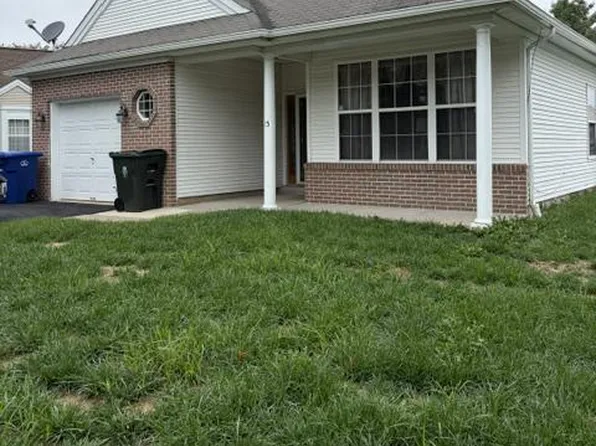 15 Foxchase Dr, Burlington, NJ 08016